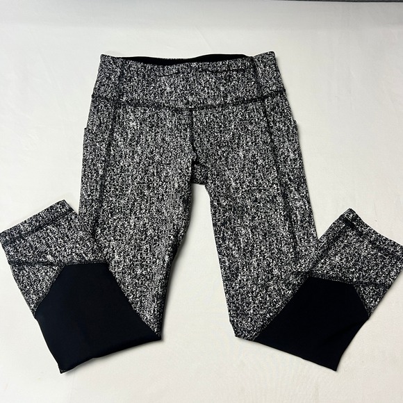Lululemon Crop 23" Inseam Leggings Black White Speckled High Rise Athletic Sz 4 - Picture 1 of 10